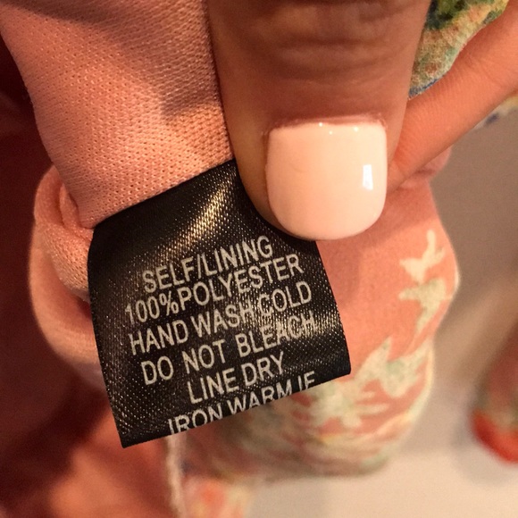 FLORAL ROMPER 😍 - Picture 7 of 8